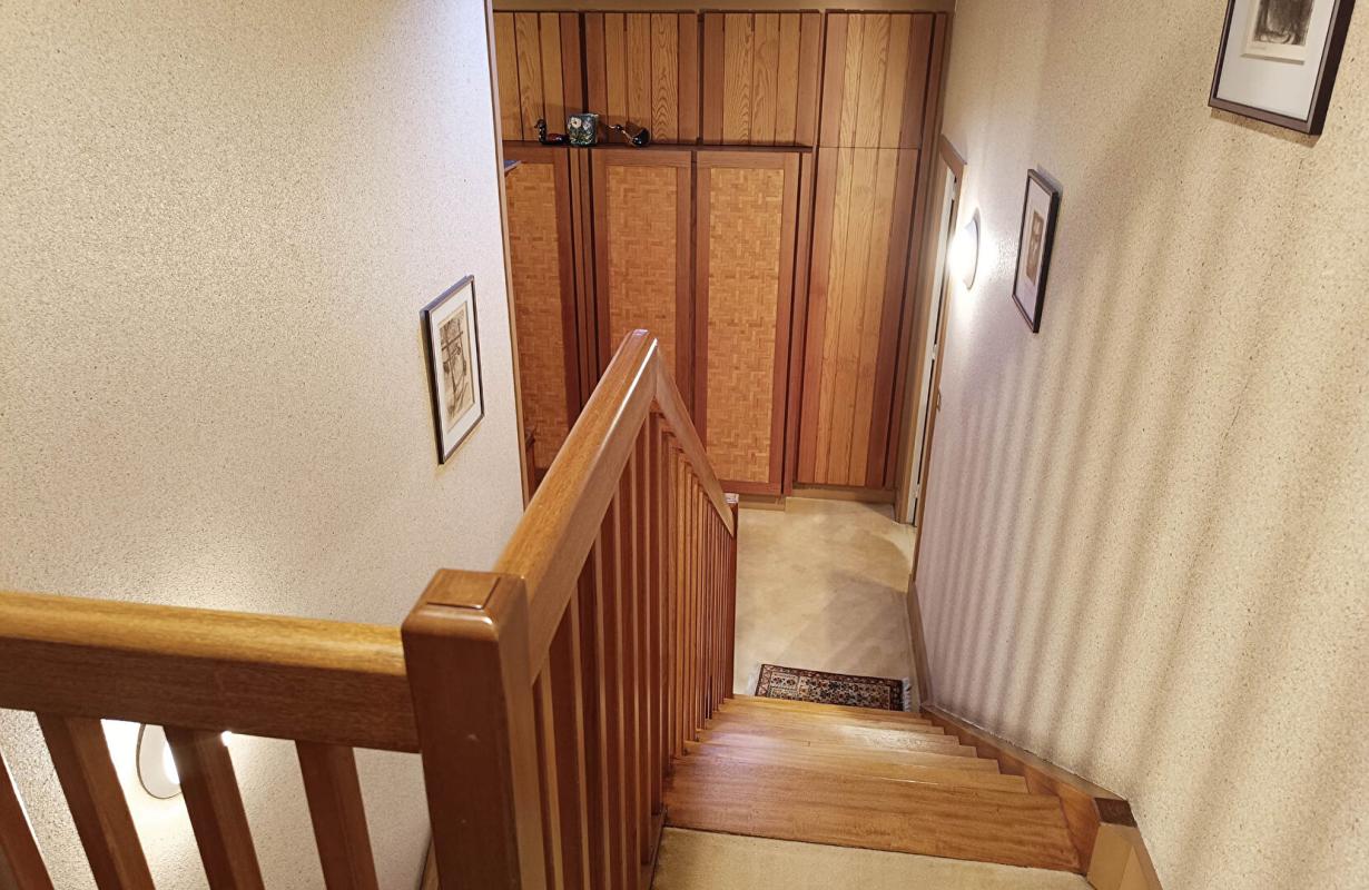 NEUILLY-PLAISANCE Maison Familiale Contemporaine 7 pièces 145m² Neuilly-Plaisance (93360) 12