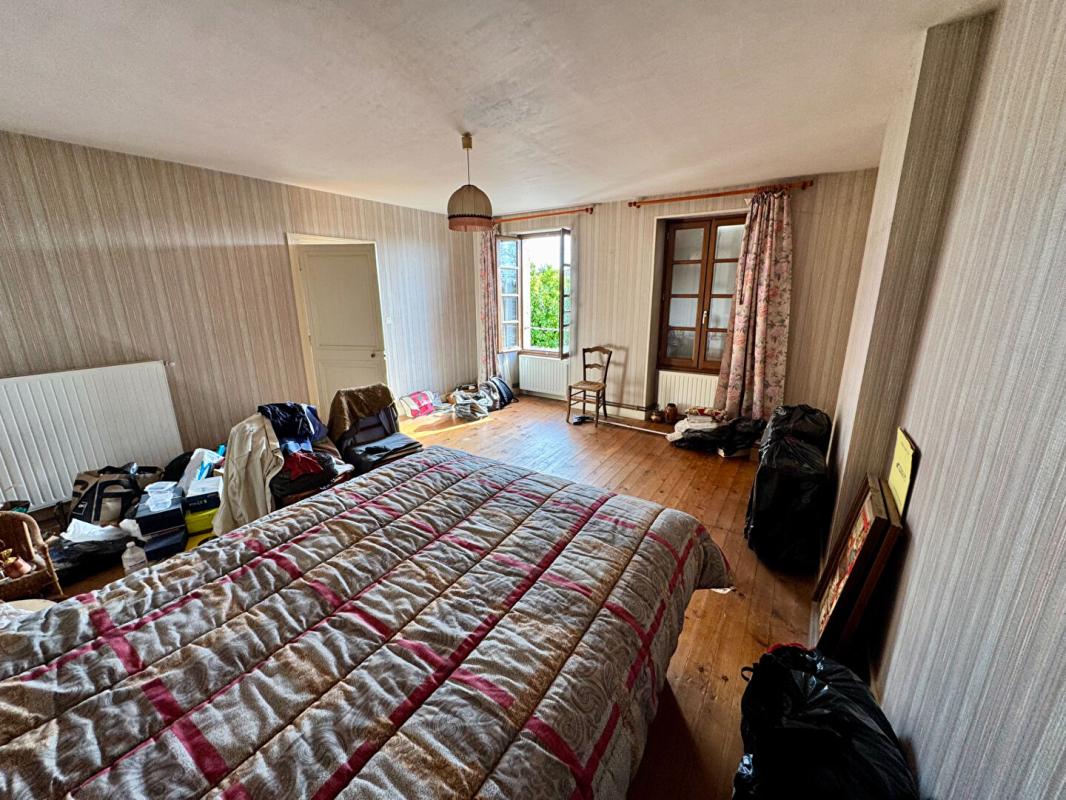 CHERVES-RICHEMONT Maison Cherves Richemont 3 pièce(s) 112 m2 + dépendances 10