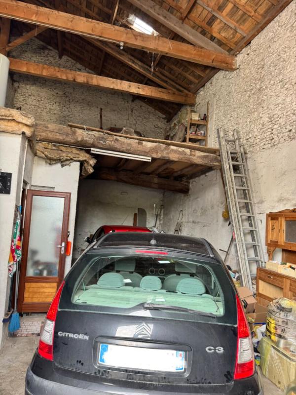 CHERVES-RICHEMONT Maison Cherves Richemont 3 pièce(s) 112 m2 + dépendances 12