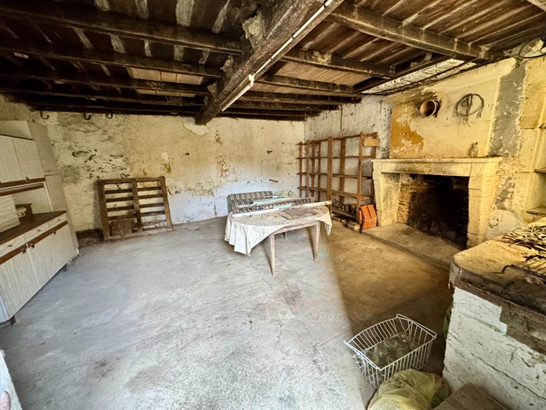 CHERVES-RICHEMONT Maison Cherves Richemont 3 pièce(s) 112 m2 + dépendances 14