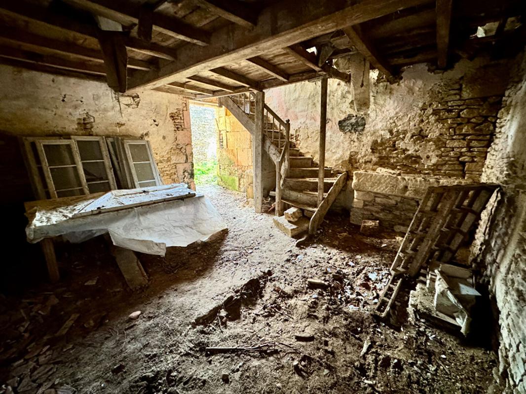 CHERVES-RICHEMONT Maison Cherves Richemont 3 pièce(s) 112 m2 + dépendances 15