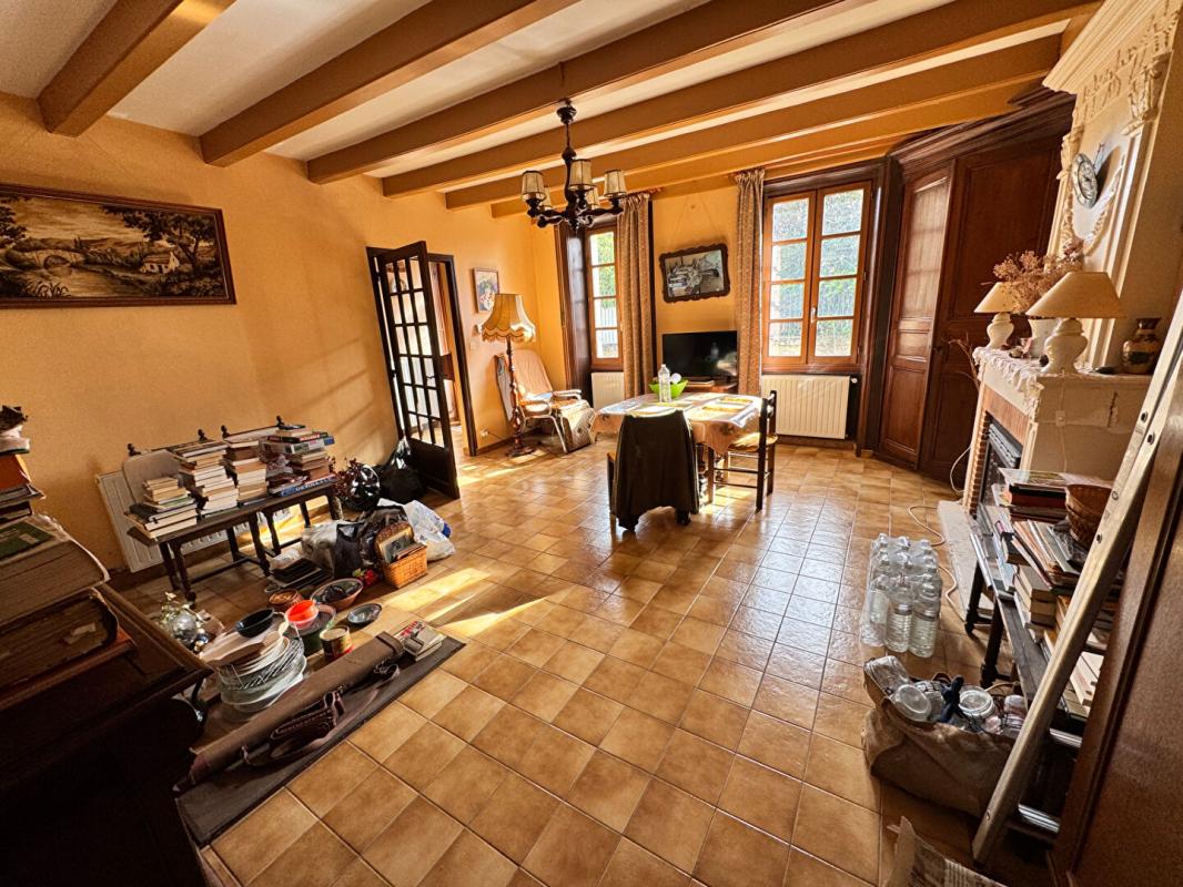 CHERVES-RICHEMONT Maison Cherves Richemont 3 pièce(s) 112 m2 + dépendances 7