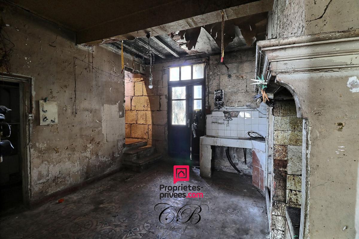 ARLES Maison à rénover en pierre - terrain 292 m² - garage - Arles Trinquetaille 4