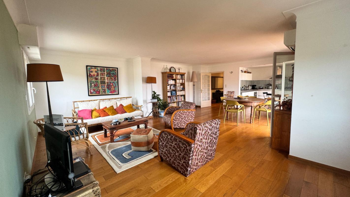 PROPRIANO Propriano Port, Magnifique appartement T4 de 126 m2 avec 2 balcons et petite vue mer 8