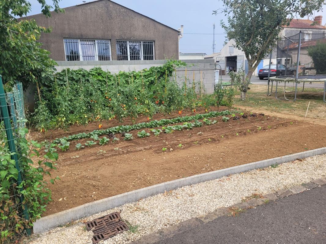 FONTENAY-LE-COMTE Maison de 4 chambres à Saint Martin De Fraigneau ,144 m2 10