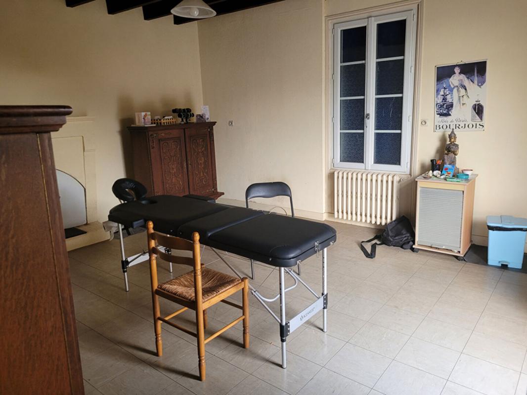 FONTENAY-LE-COMTE Maison de 4 chambres à Saint Martin De Fraigneau ,144 m2 12