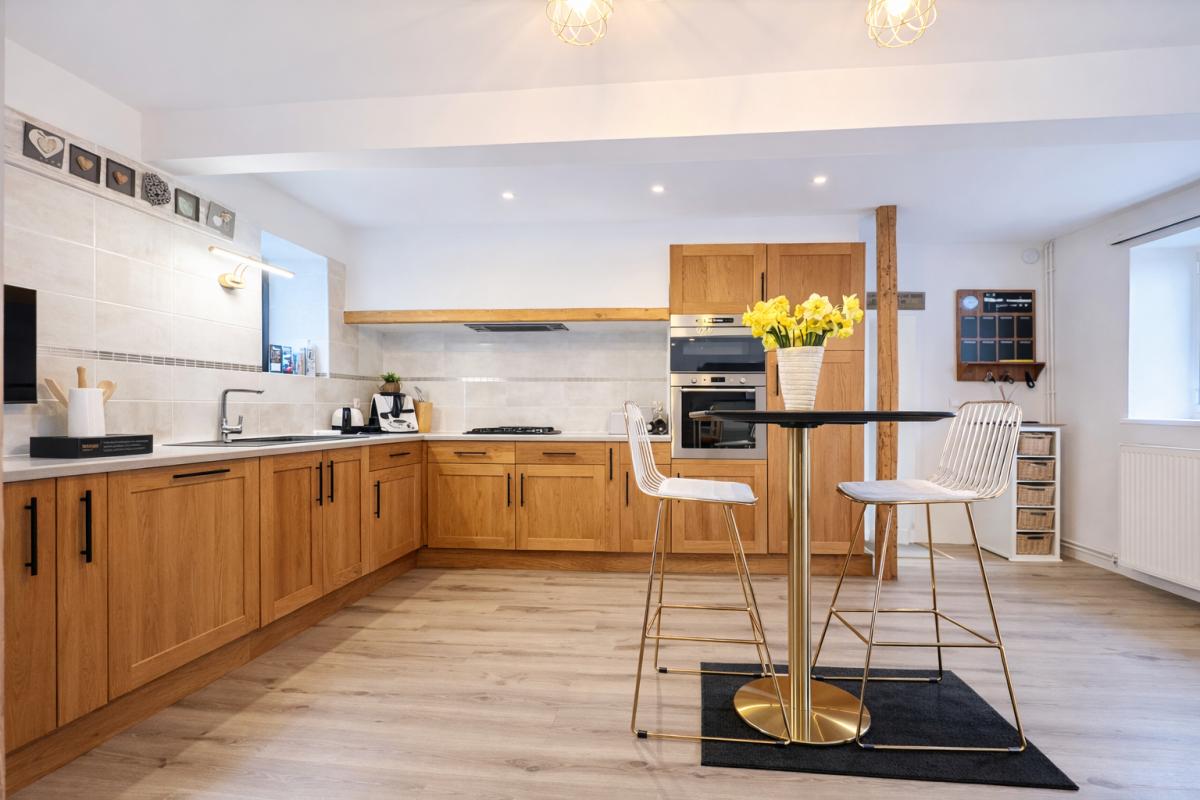 CHATILLON-SUR-INDRE Maison Chatillon Sur Indre 9 pièce(s) 255 m2 6