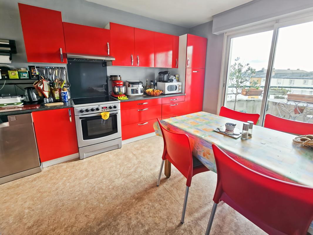 ANGERS Appartement T4 au dernier étage avec terrasse et balcon ? Secteur Louis Gain à Angers 7
