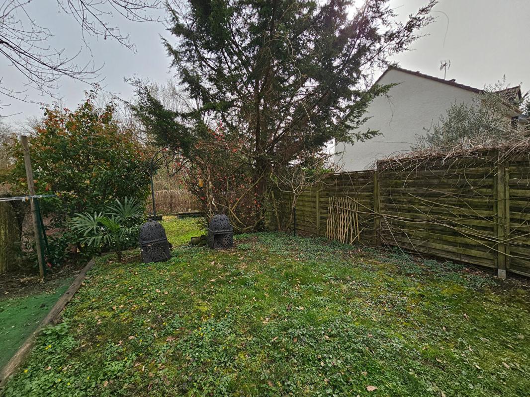 EAUBONNE MAISON VUE SUR LE BOIS 16