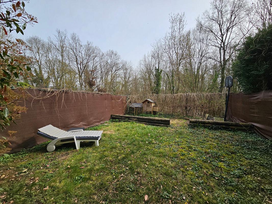 EAUBONNE MAISON VUE SUR LE BOIS 17