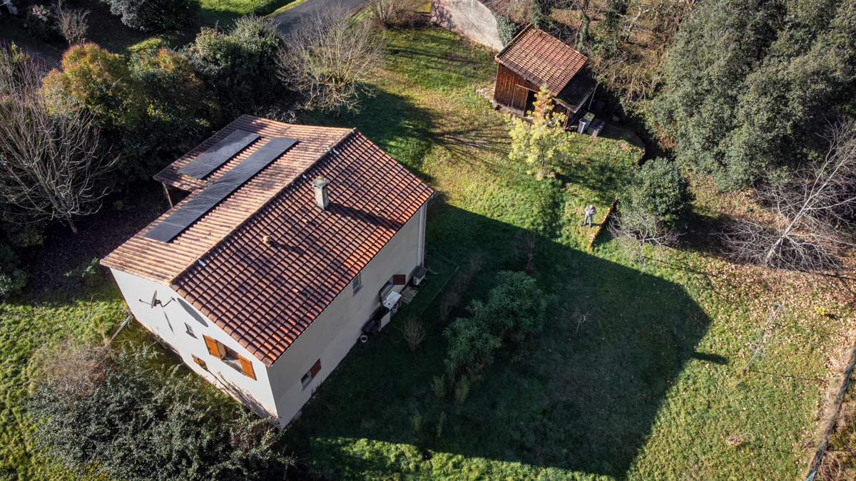 COUZE-ET-SAINT-FRONT Maison individuel, +/-80 m2 , grande sous-sol 6pieces,  3 chambres, atelier en bois, jardin et bois 3