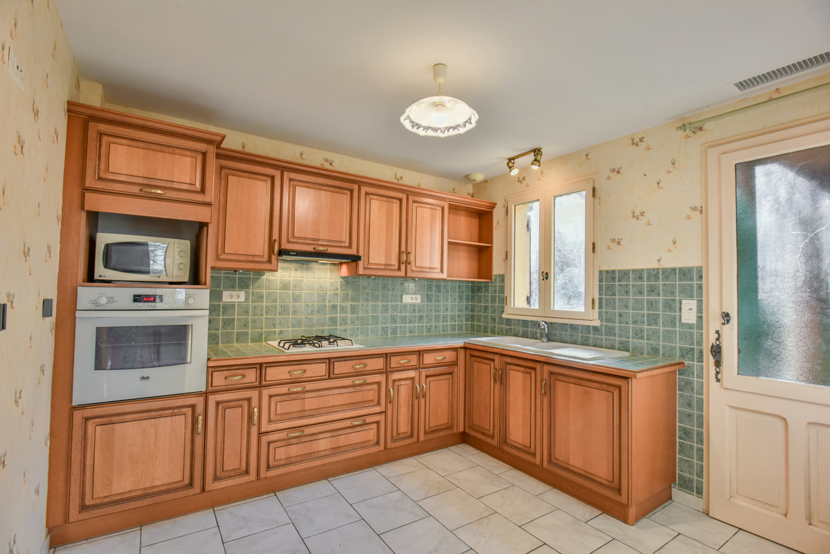 COUZE-ET-SAINT-FRONT Maison individuel, +/-80 m2 , grande sous-sol 6pieces,  3 chambres, atelier en bois, jardin et bois 7