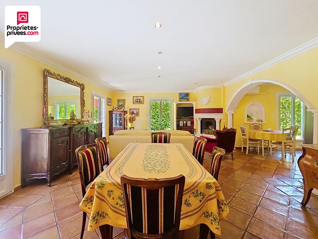 SAINT-CEZAIRE-SUR-SIAGNE VILLA DE PLAIN PIED D'environ 162 m2 avec PISCINE ET TERRAIN PLAT ET CLOS 11