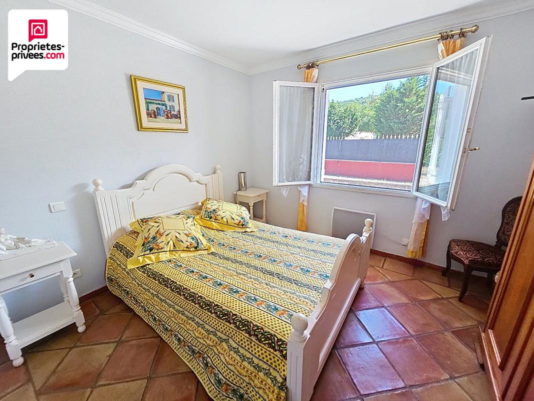 SAINT-CEZAIRE-SUR-SIAGNE VILLA DE PLAIN PIED D'environ 162 m2 avec PISCINE ET TERRAIN PLAT ET CLOS 14