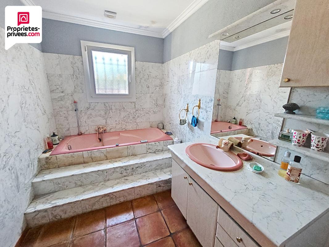 SAINT-CEZAIRE-SUR-SIAGNE VILLA DE PLAIN PIED D'environ 162 m2 avec PISCINE ET TERRAIN PLAT ET CLOS 15