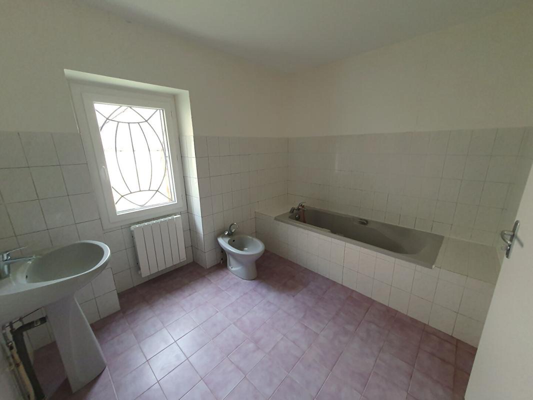 BOURGES Maison Bourges 4 pièce(s) 94 m2 6