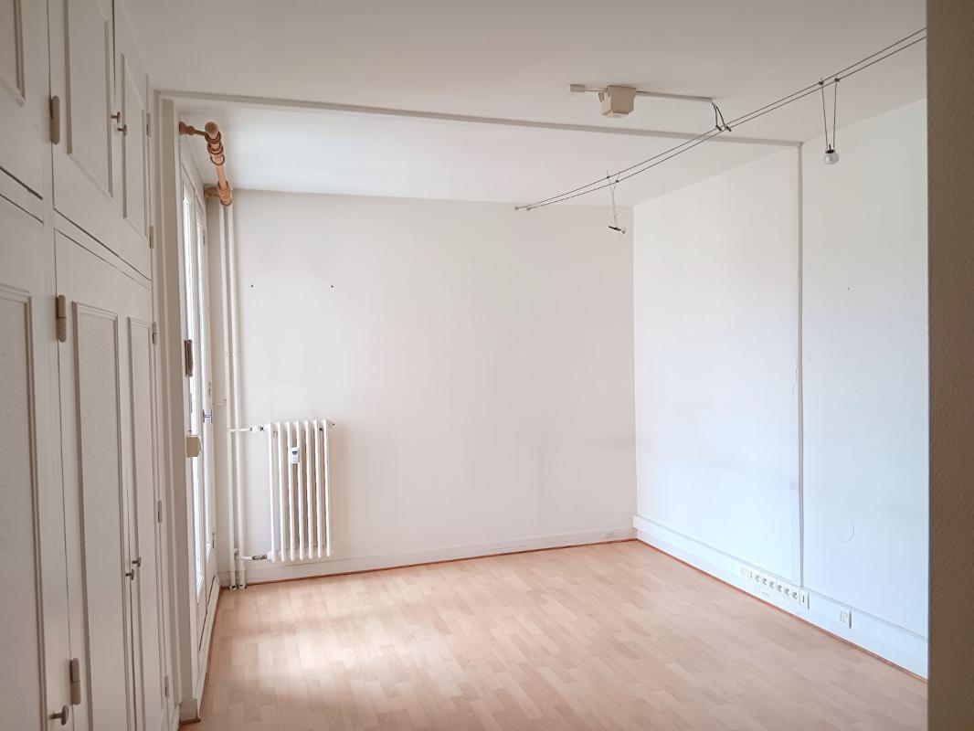 CAHORS Cahors centre ville, appartement 120 m², ascenseur et parking 12