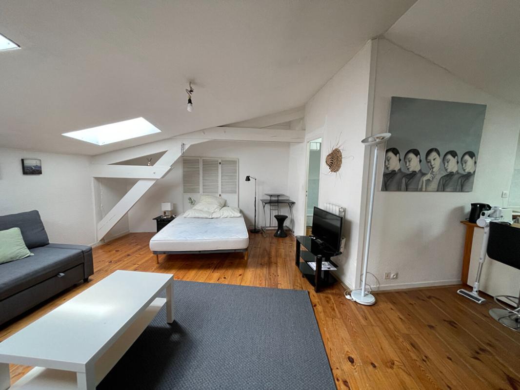 BORDEAUX Appartement  45 m2 centre historique 2