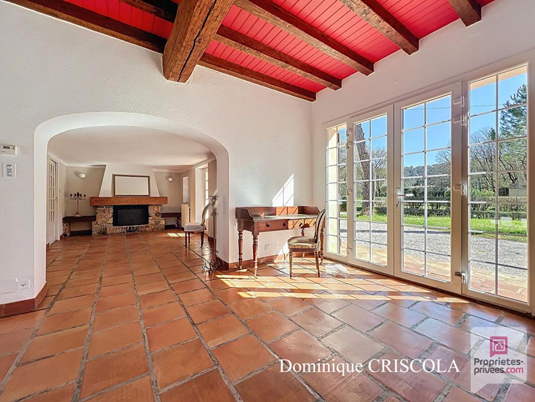 TOURVES Exclusivité : Propriété de caractère à TOURVES 4