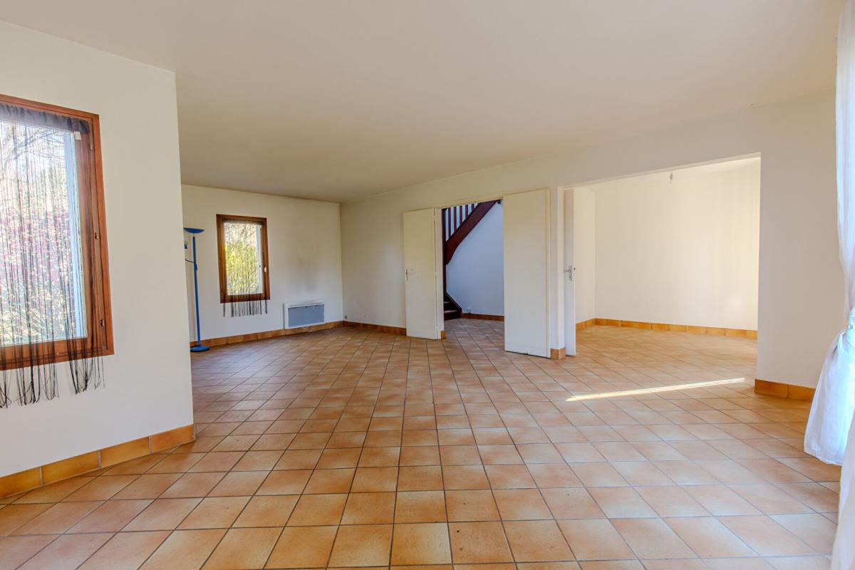 OINVILLE-SUR-MONTCIENT EXCLUSIVITE PROPRIETES-PRIVEES - Maison de village avec fort potentiel au coeur de Oinville-sur-Montcient 2