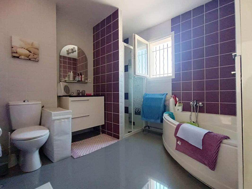 ISTRES Maison Istres 4 pièce(s) 83 m2 Terrasse , Cour et Garage 8