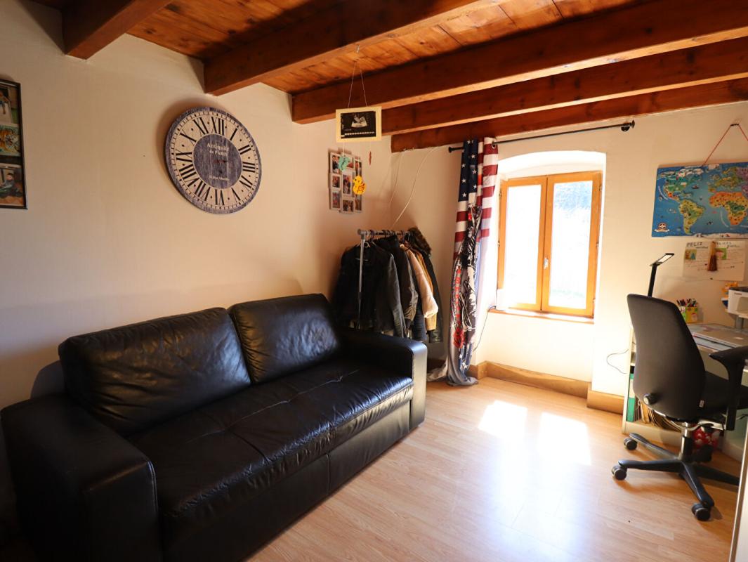 SAINT-PIERRE-LA-BOURLHONNE Maison Saint Pierre La Bourlhonne 7 pièce(s) 150 m2 environs et 1ha de terrain 10