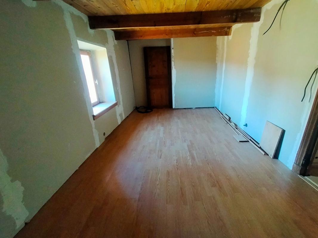 SAINT-PIERRE-LA-BOURLHONNE Maison Saint Pierre La Bourlhonne 7 pièce(s) 150 m2 environs et 1ha de terrain 14