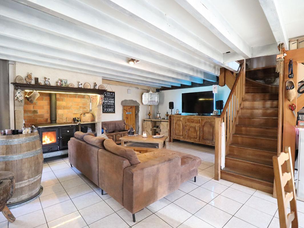 SAINT-PIERRE-LA-BOURLHONNE Maison Saint Pierre La Bourlhonne 7 pièce(s) 150 m2 environs et 1ha de terrain 5
