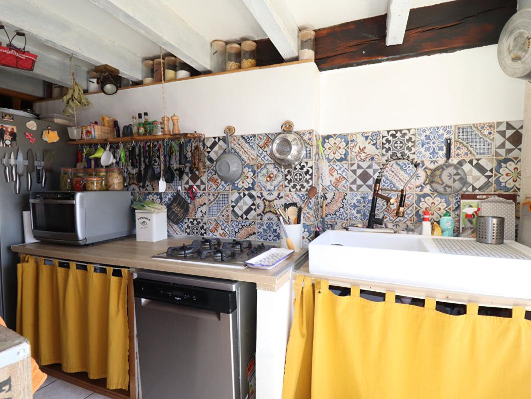 SAINT-PIERRE-LA-BOURLHONNE Maison Saint Pierre La Bourlhonne 7 pièce(s) 150 m2 environs et 1ha de terrain 7