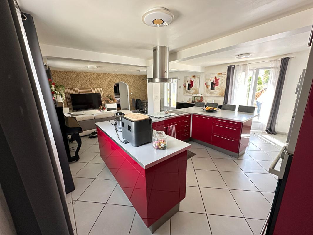 MIRAMAS Maison individuelle de plain-pied 120 m² Piscine Quartier recherché Miramas 2