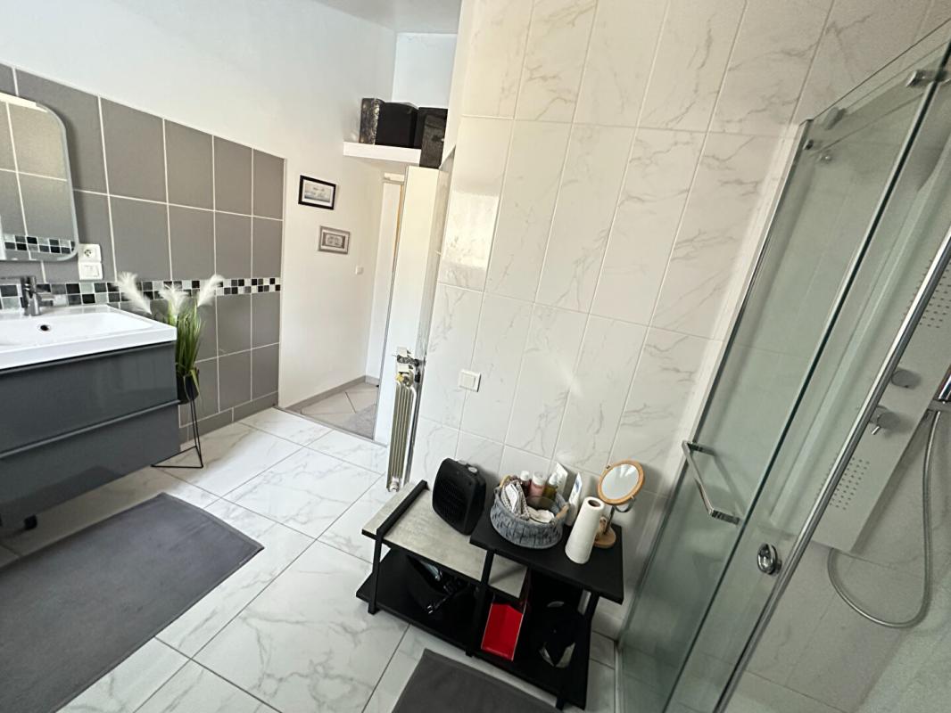 MIRAMAS Maison individuelle de plain-pied  120 m²  Piscine Quartier recherché  Miramas 5