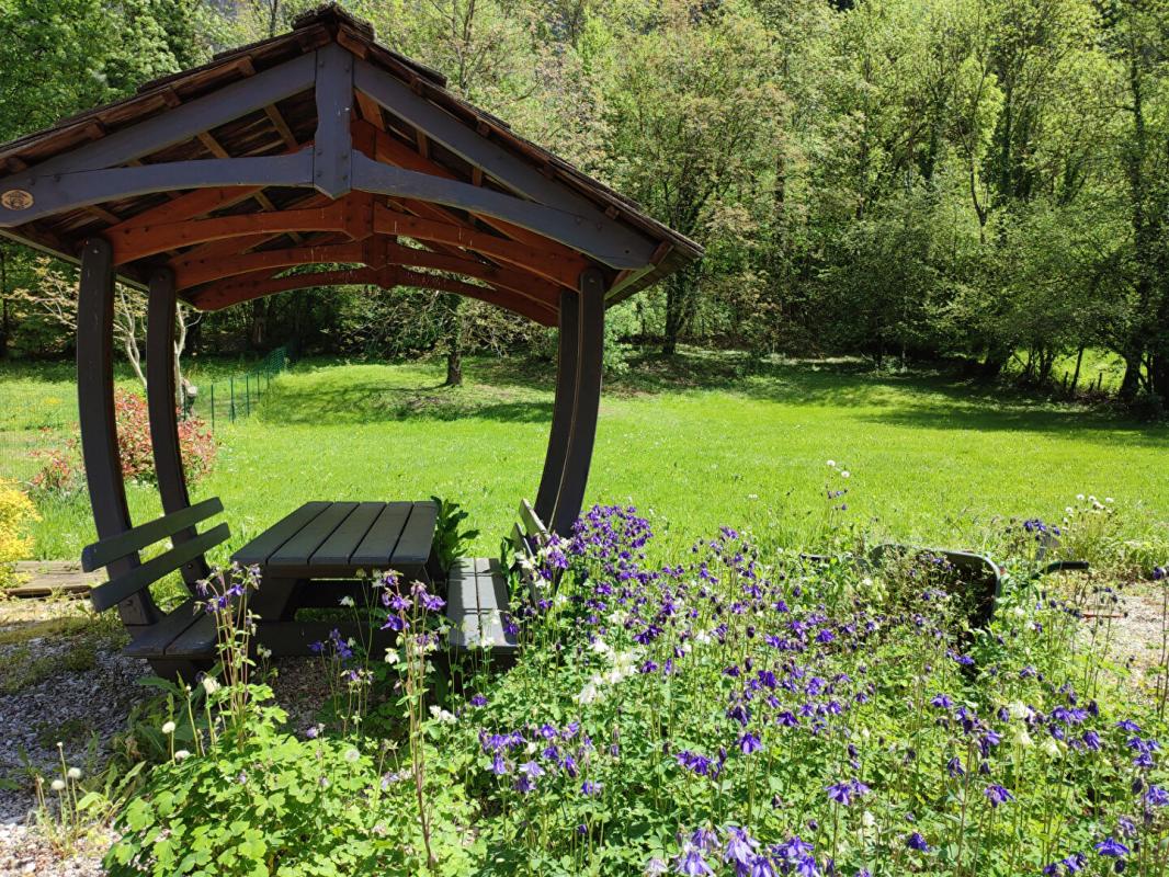 SAINT-CHRISTOPHE Parc de la Chartreuse, belle propriété comprenant 2 habitations 3