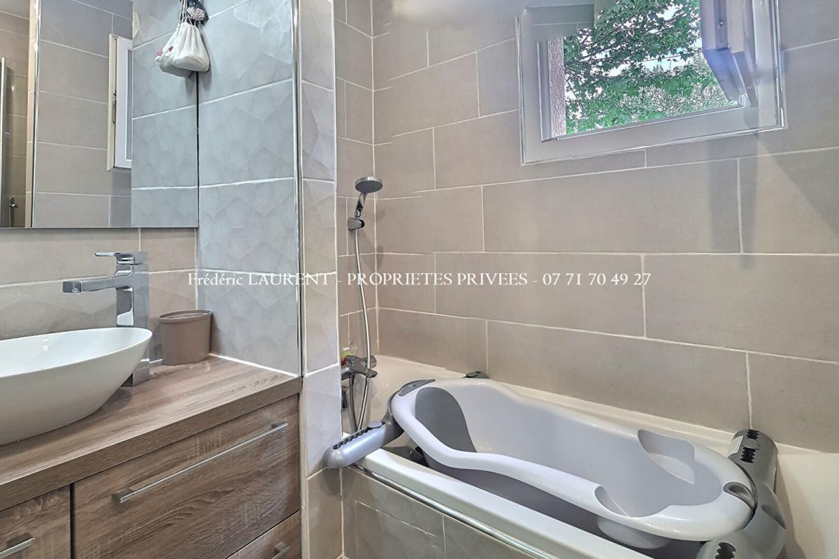 SAINT-HIPPOLYTE-DU-FORT Appartement 75 m² en Location -  3 chambres à Saint Hippolyte Du Fort 5