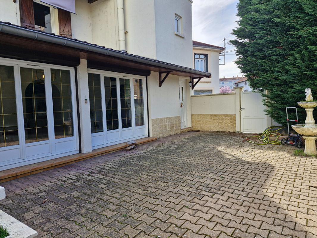 ROANNE ROANNE - MAISON DE VILLE 9