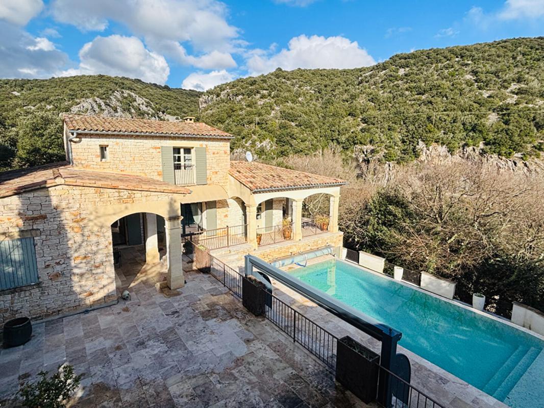 UZES Propriété d'exception : vue rivière et charme de la pierre 2