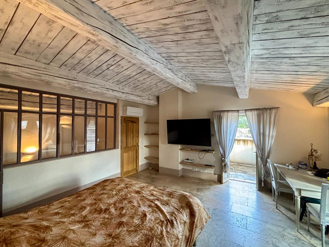 UZES Propriété d'exception : vue rivière et charme de la pierre 7