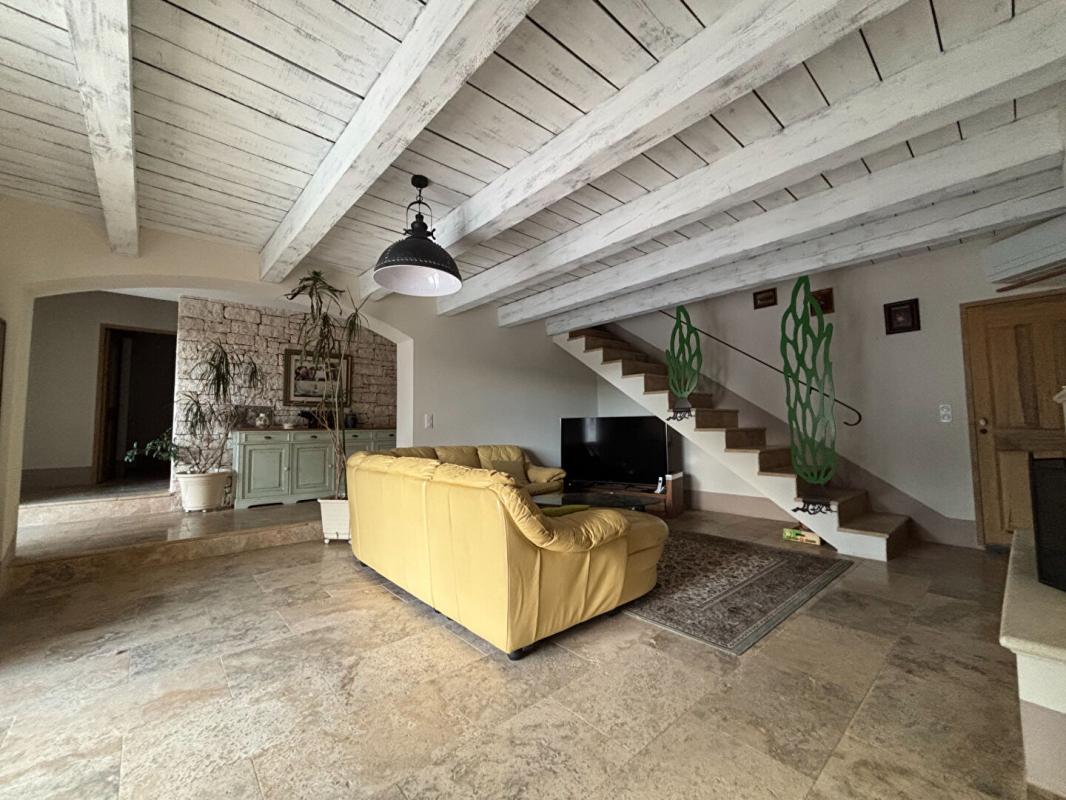 UZES Propriété d'exception : vue rivière et charme de la pierre 8