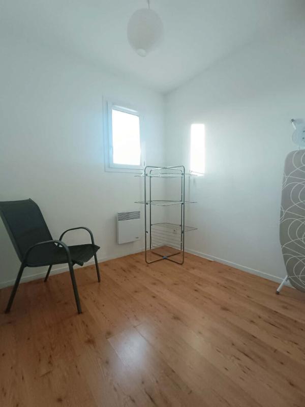 EYGUIERES Maison Eyguieres + Cour + Garage 10