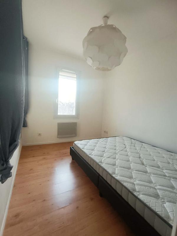 EYGUIERES Maison Eyguieres + Cour + Garage 8