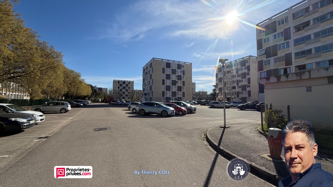 SAINT-PRIEST Appartement Saint Priest 4 pièce(s) 82 m2 3chambres 13