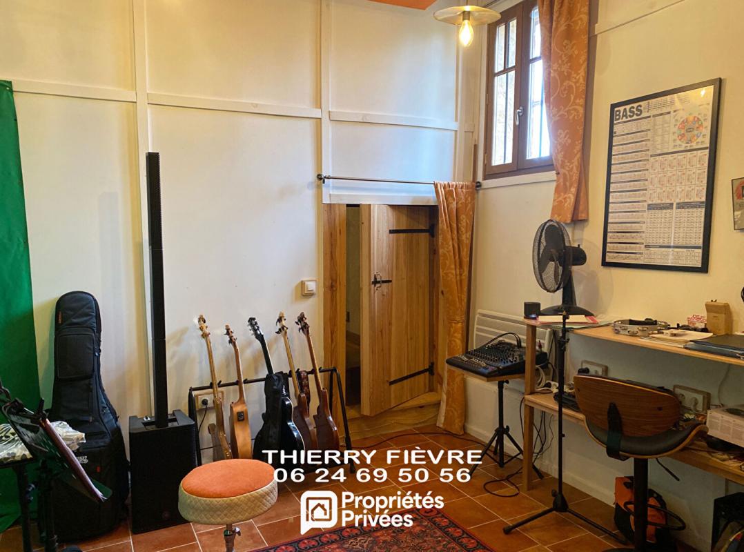 SAINT-LOUP-LAMAIRE Saint Loup Lamairé 79600 - Ancien logis seigneurial rénové de 8 pièces + maison annexe sur terrain clos de 1116 m2 13