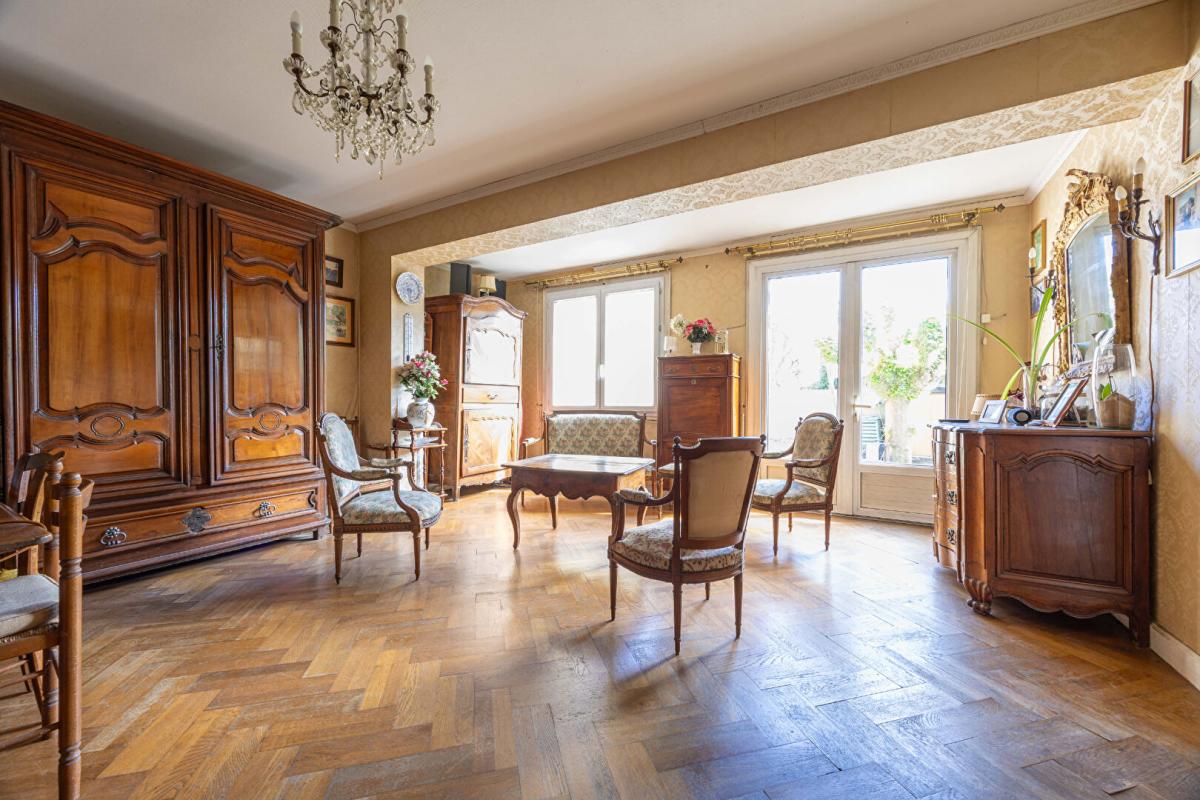 BORDEAUX Bordeaux Centre proche Sainte Geneviève/Nansouty - maison 6 chambres  et jardin 10