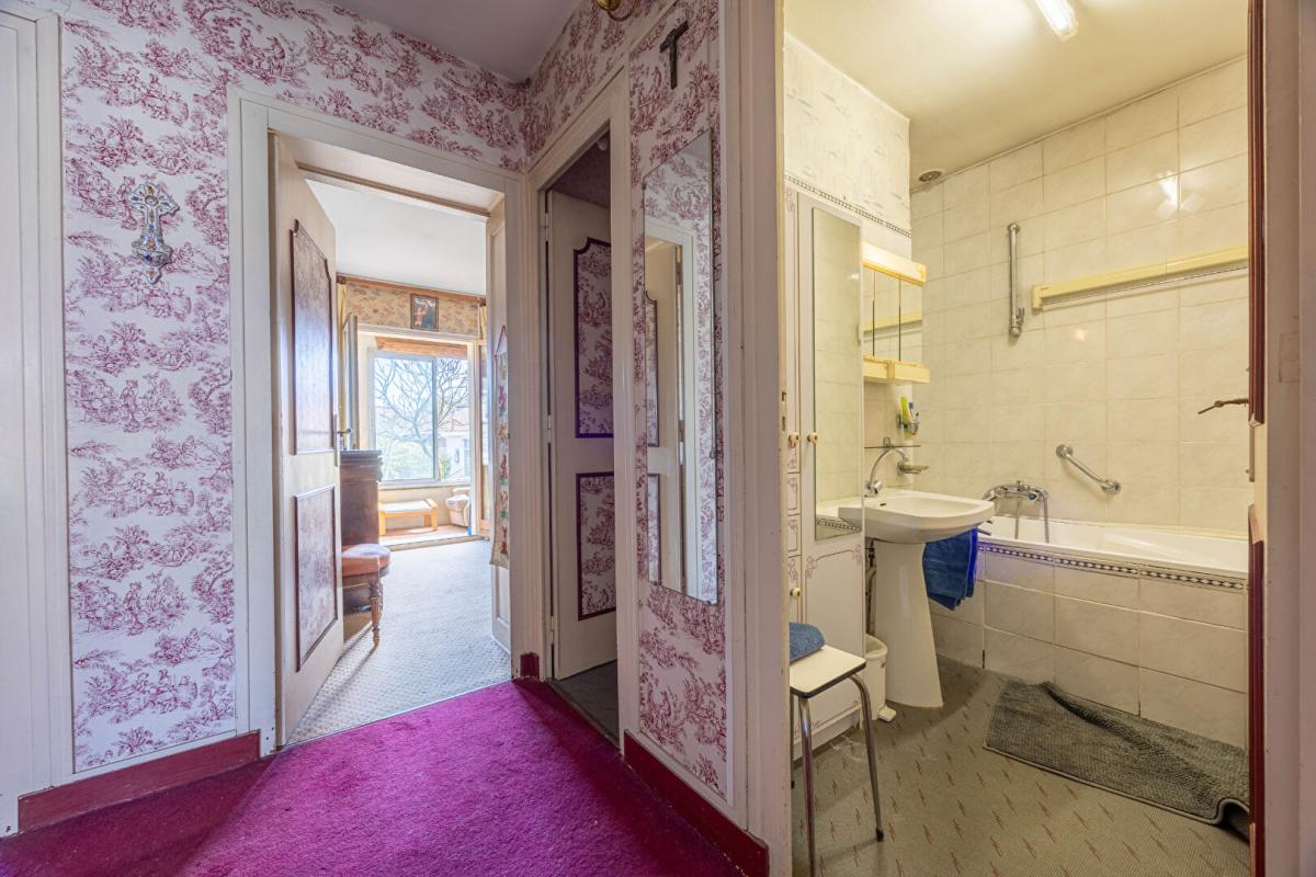 BORDEAUX Bordeaux Centre proche Sainte Geneviève/Nansouty - maison 6 chambres  et jardin 7