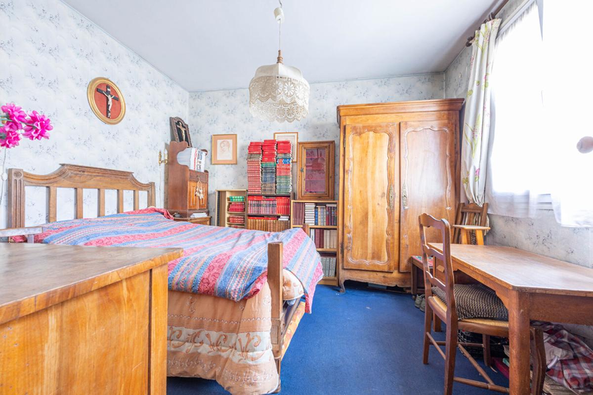 BORDEAUX Bordeaux Centre proche Sainte Geneviève/Nansouty - maison 6 chambres  et jardin 8