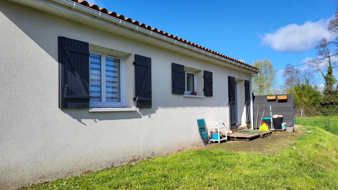 SOURZAC SOURZAC Maison de plain pied de 2017  d'une surface de  80 m2 pièce de vie  2 chambres et jardin 11