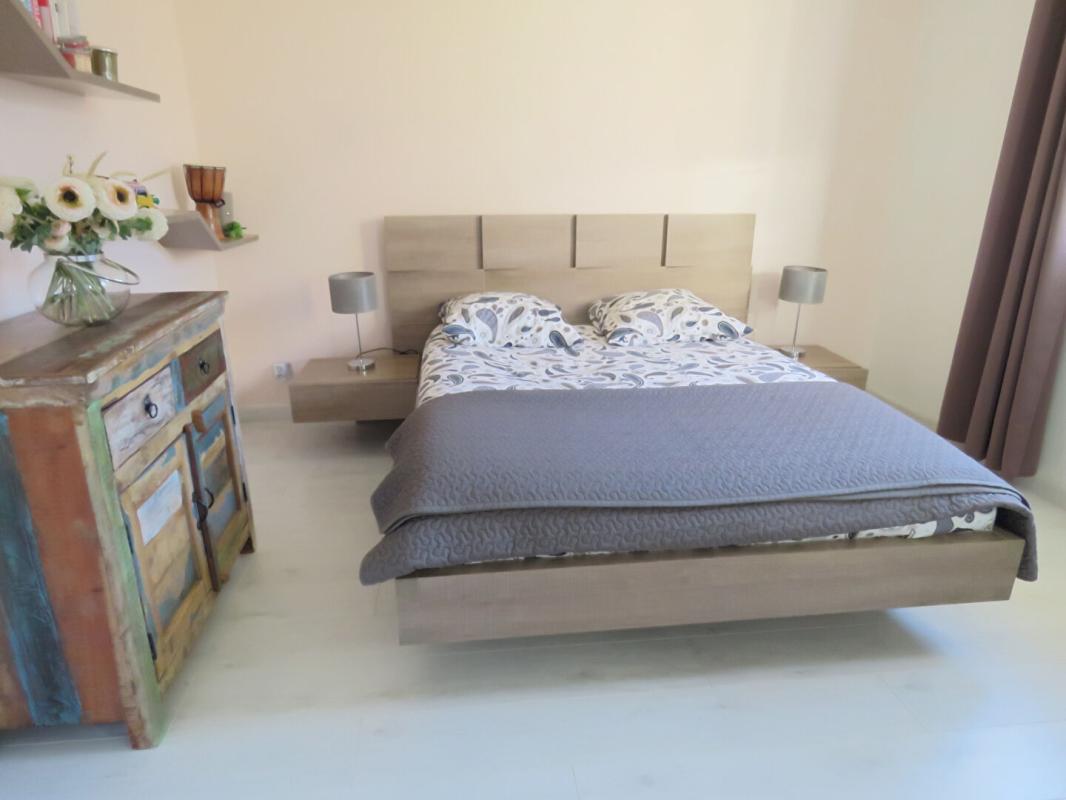 CAMARSAC Belle maison familiale récente avec piscine sur grand jardin avec vue forêt à Camarsac 12