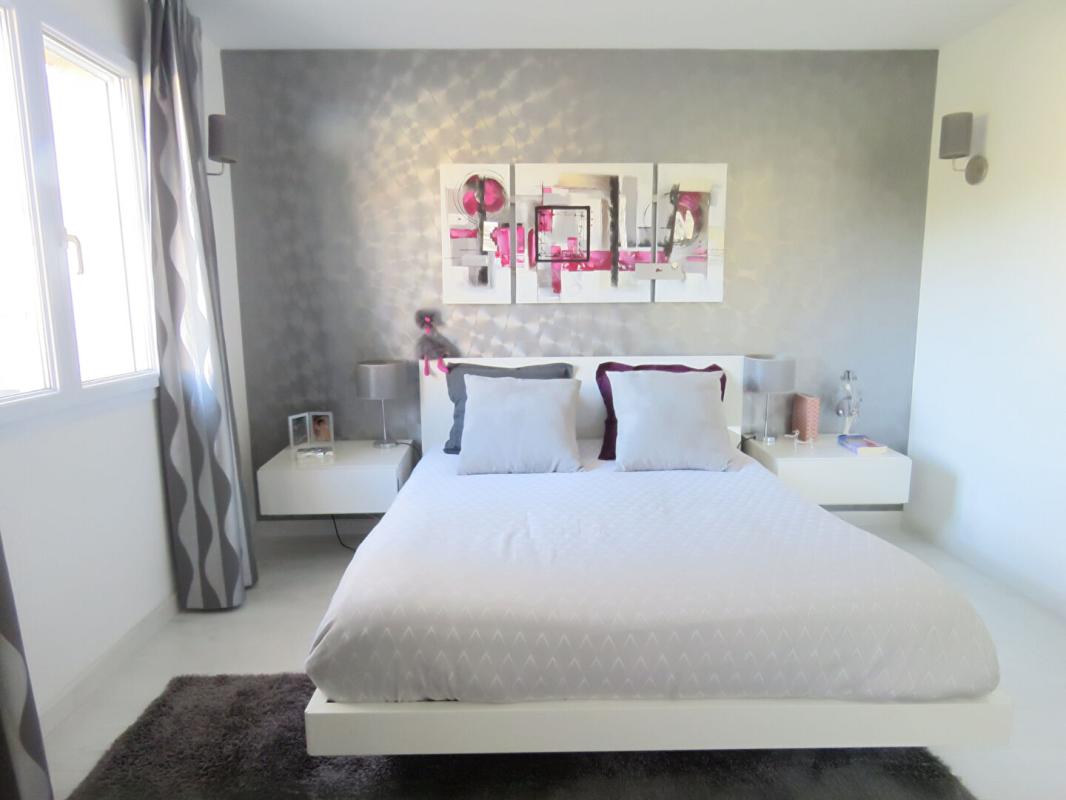 CAMARSAC Belle maison familiale récente avec piscine sur grand jardin avec vue forêt à Camarsac 7