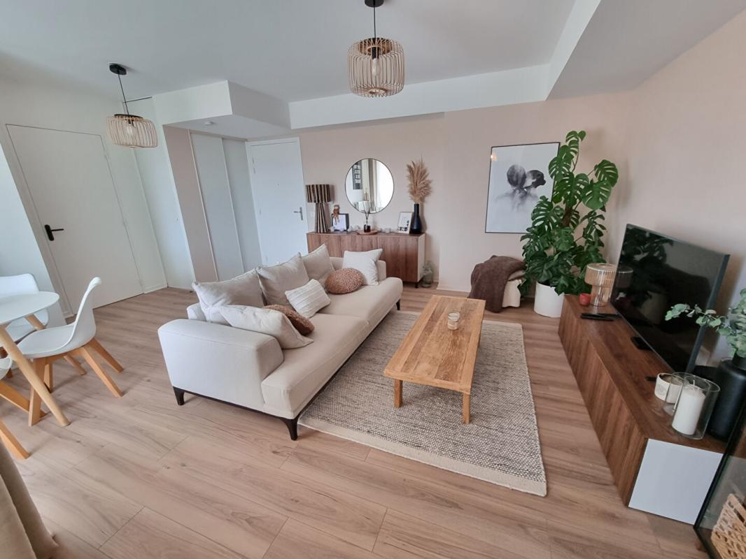 GRIGNY Appartement Grigny Sur Rhone 2 pièces, balcon 1