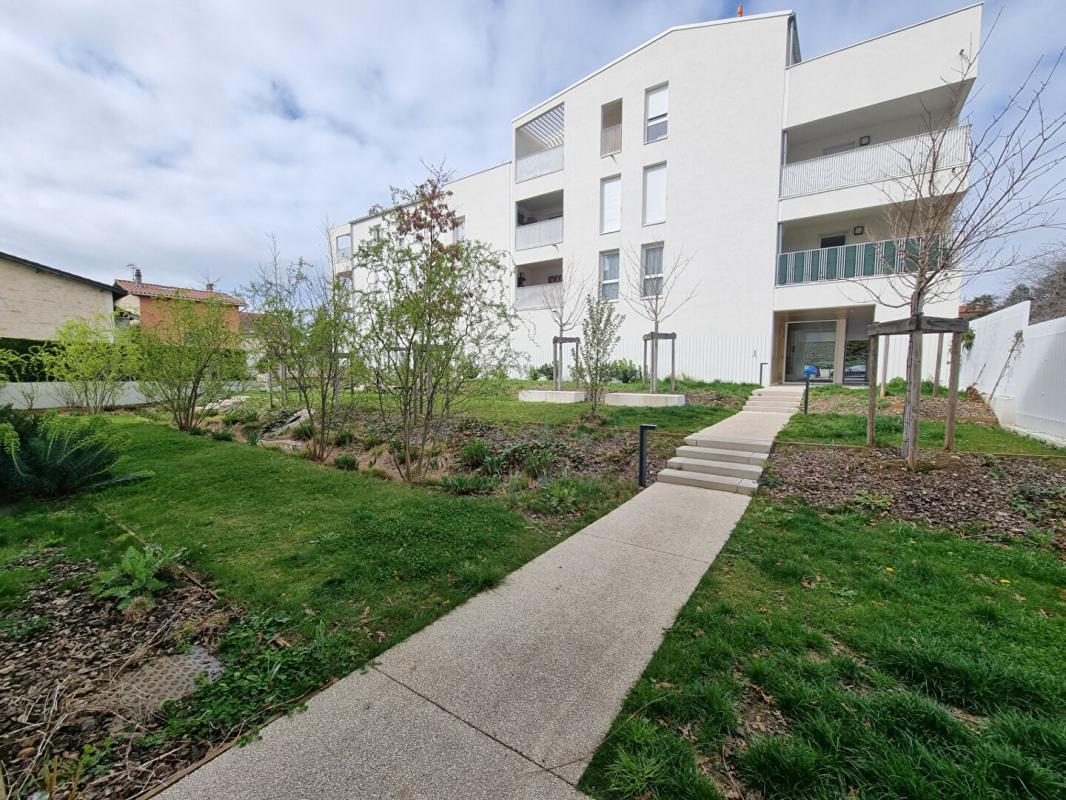 GRIGNY Appartement Grigny Sur Rhone 2 pièces, balcon 8