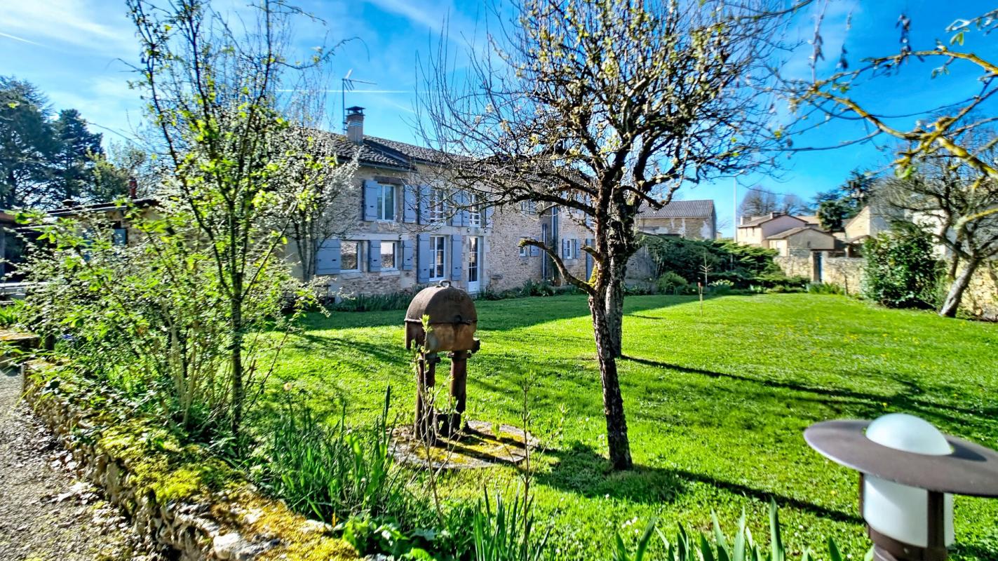 SAINT-MAURICE-LA-CLOUERE Saint Maurice La Clouère - Propriété de charme en pierre - 219 m² - 6 chambres - 1,38 hectare 17